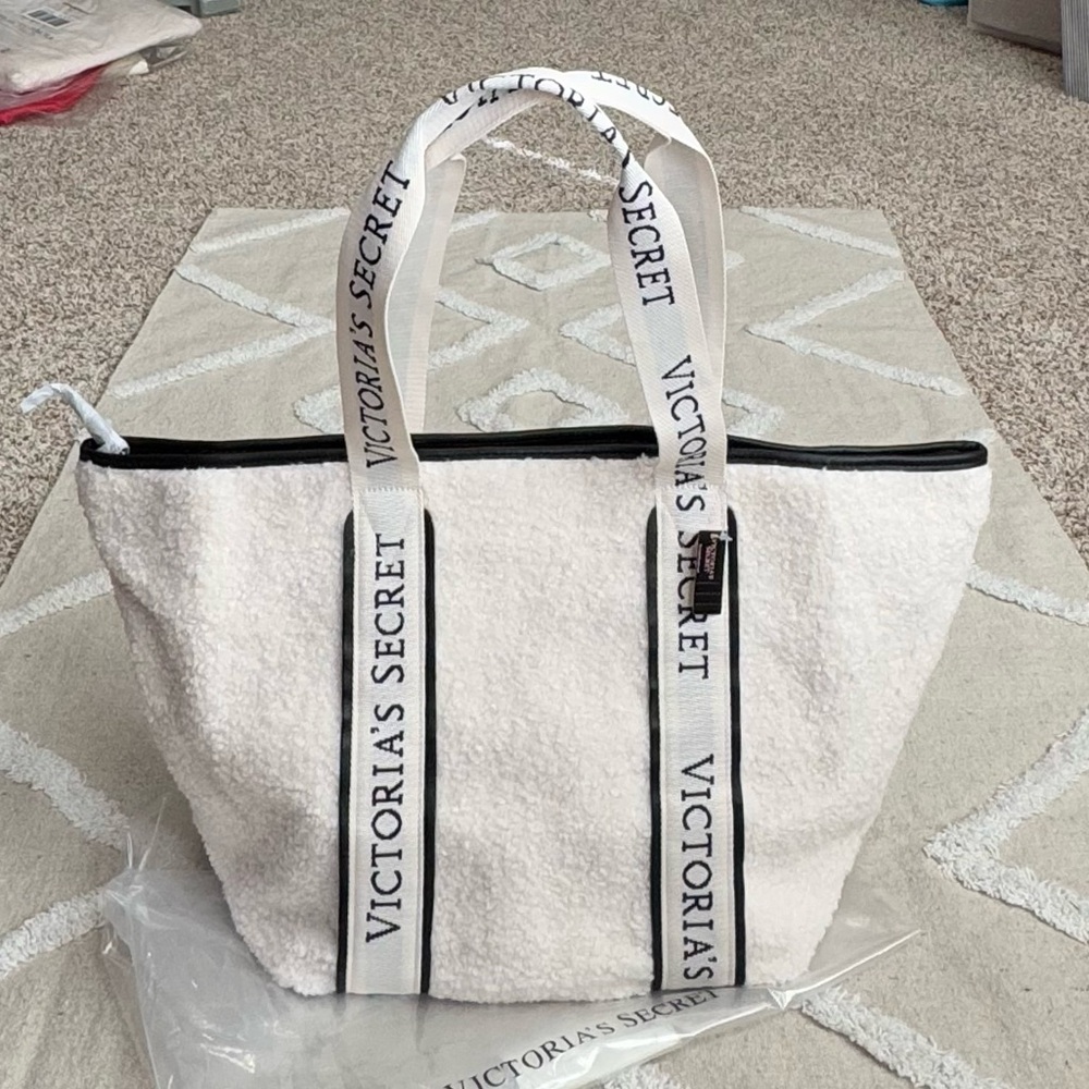 Victoria's Secret Sherpa Tote Bag Limited Edition Holiday.